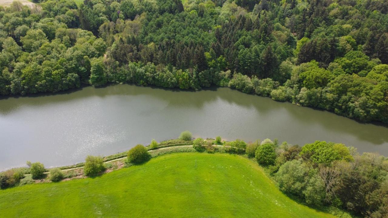 Balcombe Quirky Vintage Horsebox Conversion With Stunning Views Of Ardingly Reservoir מראה חיצוני תמונה