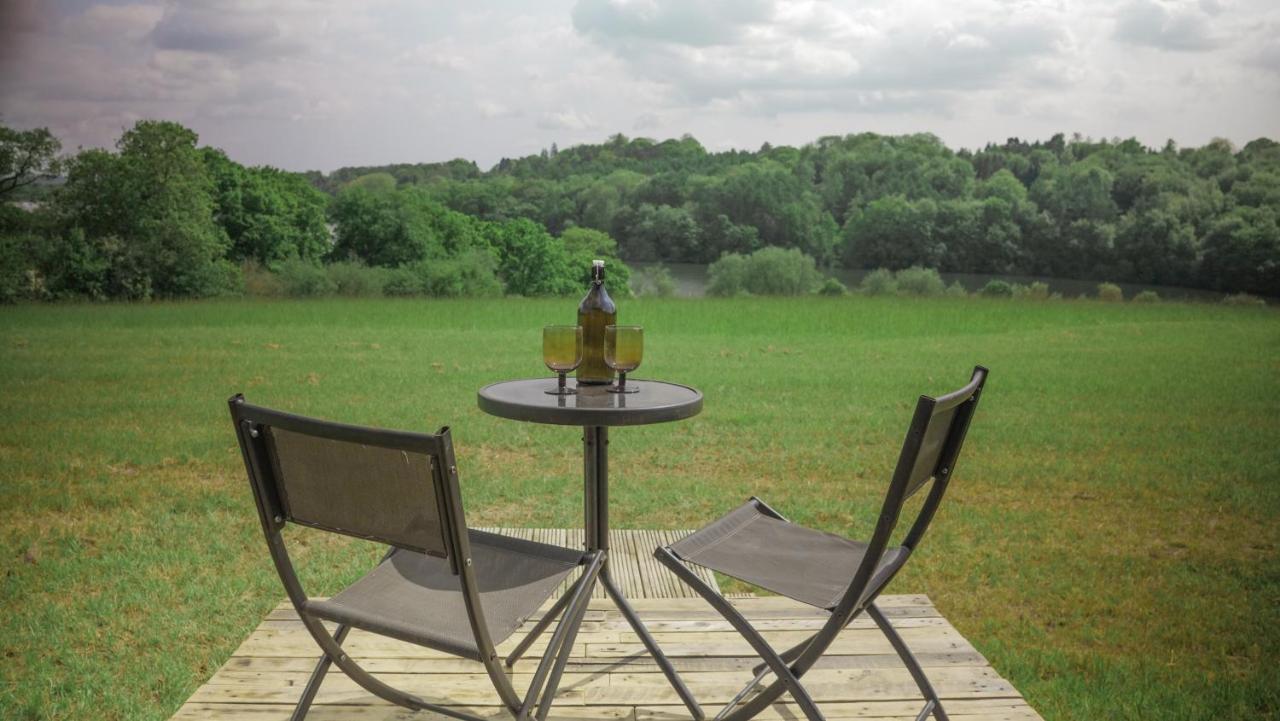 Balcombe Quirky Vintage Horsebox Conversion With Stunning Views Of Ardingly Reservoir מראה חיצוני תמונה